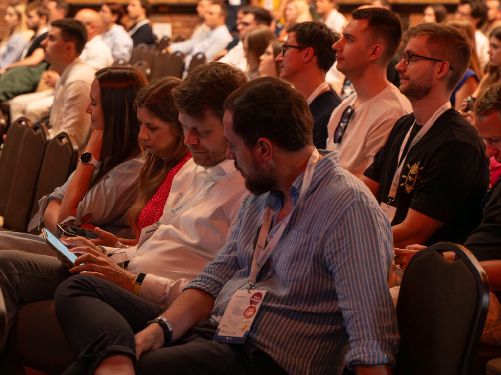 Matt Calik, Piotr Nowak, Gosia Kwiecień i Paulina Konopka w publiczności na semKRK#23 BIG